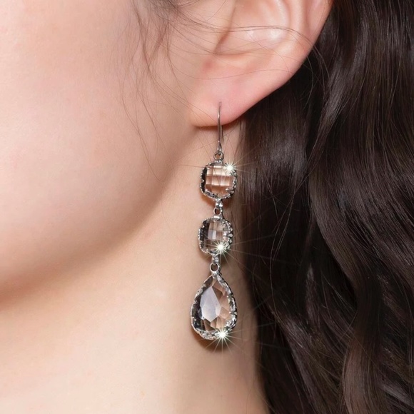 Luxe Rhinestone Drop Earrings - Picture 2 of 6